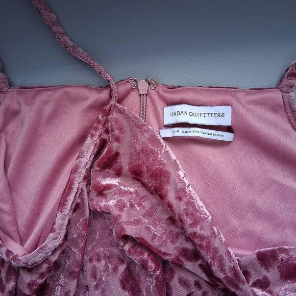 Urban Outfitters Pink Crushed Velvet Burnout Floral Mini Party Dress Size SP - Picture 1 of 5